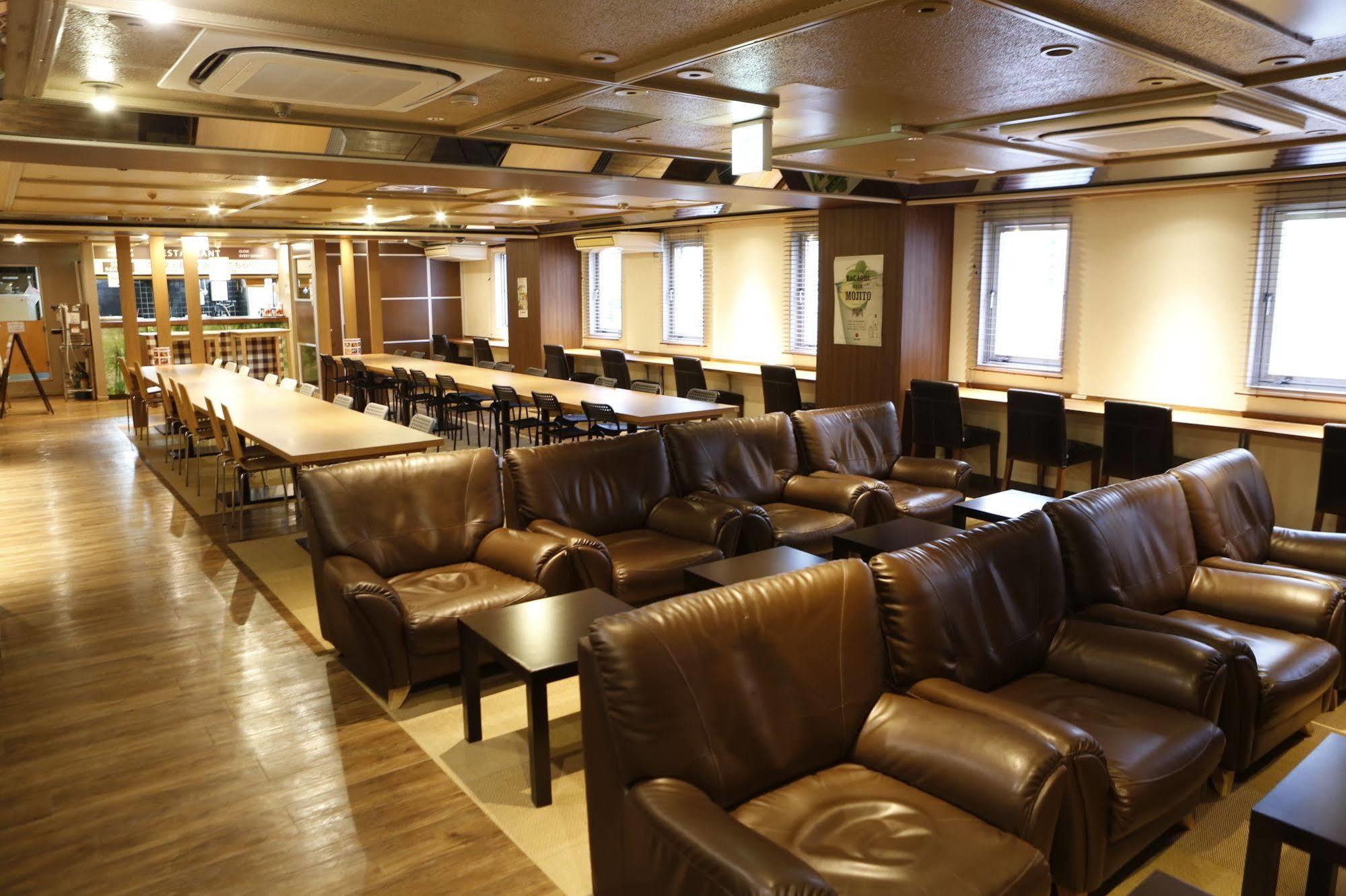 Shinjuku Kuyakusho-Mae Capsule Hotel Токио Экстерьер фото